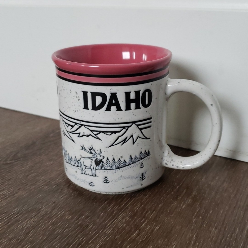 Vintage stoneware Idado scenery mug tan pink speckled handmade Souvenir Mountain
